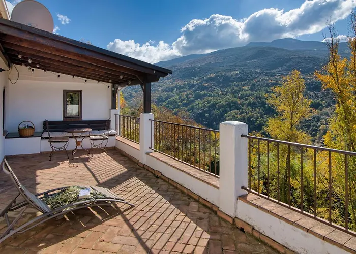 Casa Rural Arroyo de la Greda, tu base ideal para actividades en Sierra Nevada y Granada